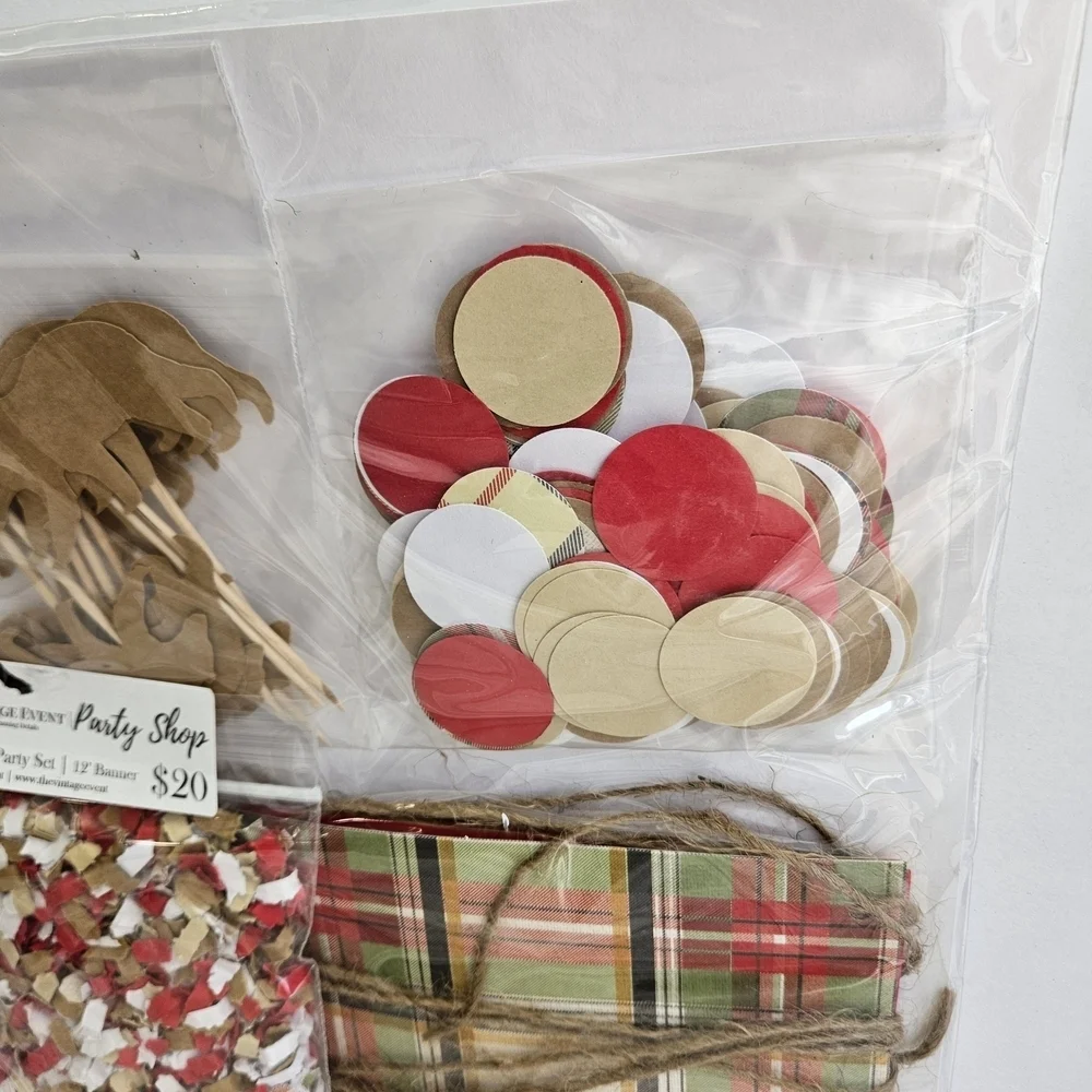 LITTLE BEAR- Red and White Party Decorations Set